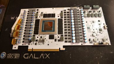 GALAX szykuje szalonego Geforce'a RTX 4090. Podwójne 16-pinowe złącze i 36-fazowa sekcja zasilania