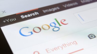 Wpadka Google. W Discover pojawiły się ordynarne fejki