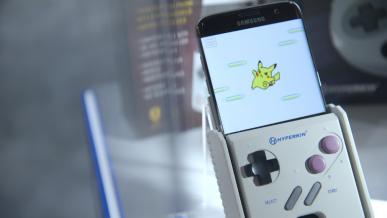 Hyperkin SmartBoy Mobile Device - zmień swój smartfon w Game Boya