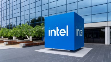 Nowe procesory Intel Arrow Lake spowalniają SSD. Problemy z wydajnością na płytach Z890