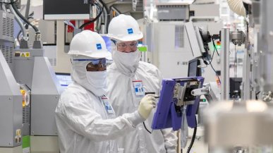 Intel rozpoczyna masową produkcję w 7 nm litografii w fabryce w Irlandii