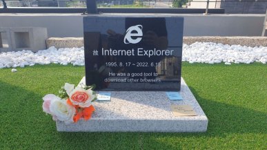 Internet Explorer doczekał się grobu. Programista żegna kultową przeglądarkę
