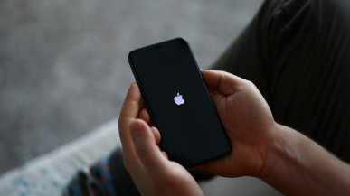 Rocznicowy iPhone 20 może rozczarować. Apple ma problemy techniczne z ekranem