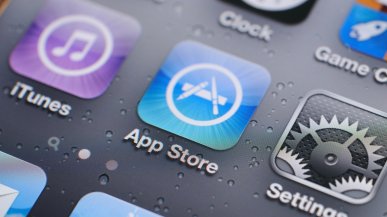 iPhone będzie wreszcie smartfonem do emulacji? App Store wprowadza ważną zmianę