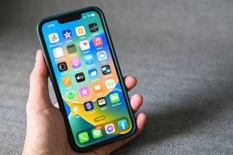 Krwista czerwień w iPhone'ach. O co chodzi?