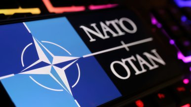 iPhone i iPad dostały certyfikat NATO