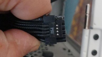 Już nie tylko GeForce RTX 5090. Pierwszy przypadek stopionego kabla zasilającego w RTX 5080