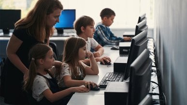 Kontrowersyjny przetarg na laptopy dla szkół. Wymóg zmiótł konkurencję