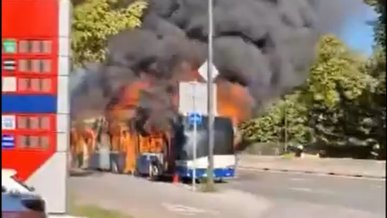 Spłonął kolejny autobus hybrydowy w Krakowie. Powoli robi się z tego seria