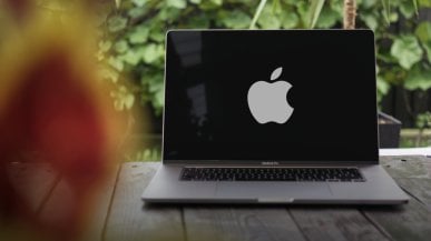 MacBook Pro ma stracić swój charakterystyczny element. Zyska za to wyczekiwany ekran