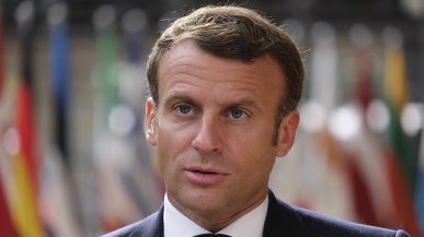 Macron uważa, że za zamieszki we Francji odpowiadają social media i gry