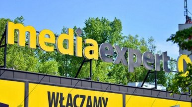 Media Expert przyciąga rabatami. Telewizor Sony 75 cali, gamingowy laptop i pecet z RTX 5060 tanio