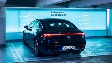 Mercedes wprowadził autonomiczne parkowanie SAE poziomu 4. Są jednak dość poważne ograniczenia