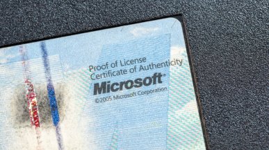 Miliony dolarów z naklejek Microsoftu. Tak działa rynek tanich Windowsów