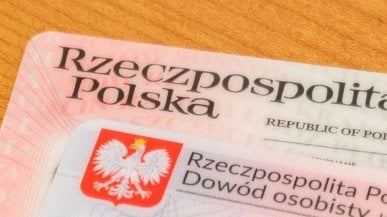 Fałszywy mObywatel za 20 zł - oszuści robią fortunę na podróbkach polskich dowodów tożsamości