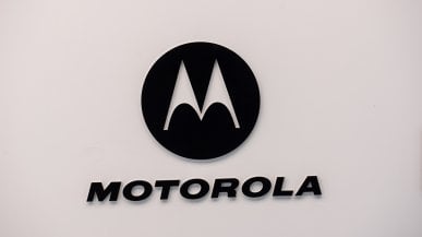 Motorola Edge 2022 pozuje na renderach. Specyfikacja smartfona bez tajemnic
