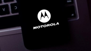 Co to są etykiety AI? Wprowadza je Motorola, jako pierwsza