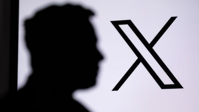 Musk krytykuje App Store. Sklep Apple świadomie chowa jego produkty?