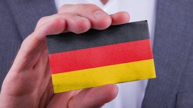 Niemcy wzywają Apple i Google do usunięcia aplikacji AI