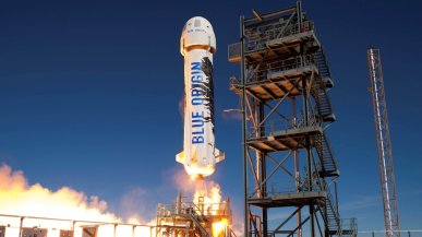 Nieudany start rakiety Jeffa Bezosa. New Shepard stanął w płomieniach, przerywając passę sukcesów