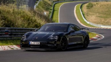 Nowe Porsche Taycan wciąga rekord Tesli Model S Plaid. Elon Musk został daleko w tyle