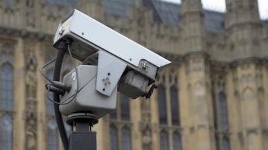 UK to państwo inwigilacji. System rozpoznawania twarzy potajemnie korzysta ze zdjęć paszportowych
