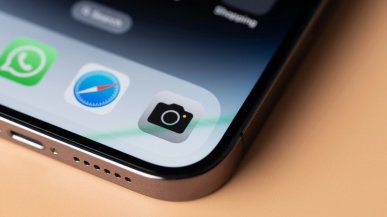 Posiadacze iPhone'ów czują się oszukani. Pozwali Apple za brak obiecanych funkcji