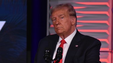 Próbował głosować na Trumpa, komputer zaznaczył Kamalę. Tak się bawią w USA