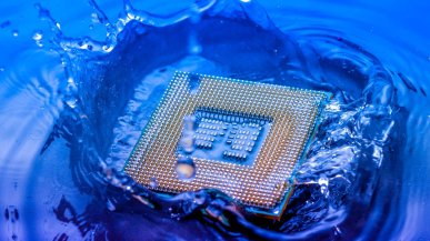 Intel Nova Lake wymusi zakup nowej płyty głównej. Pierwsze zdjęcie procesora potwierdza