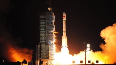 Rdzeń chińskiej 21-tonowej rakiety leci w kierunku Ziemi i nikt nie wie, gdzie się rozbije