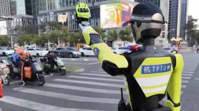 Robot AI kieruje ruchem w Chinach. Miasto oddało mu kontrolę nad skrzyżowaniem
