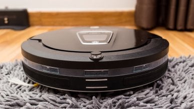 Inteligentny odkurzacz Roomba przekształcony w podajnik karmy dla psa