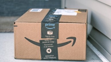 Oszustwo na Amazon. RTX 5090 za tysiące złotych bez najważniejszych części