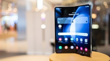 Samsung zaczyna blokować bootloader w smartfonach. Koniec z rootem i zmianami systemu