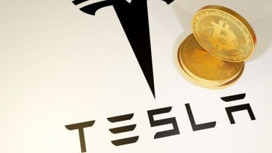 Tesla sprzedała Bitcoina o wartości blisko 1 mld USD, ale Musk trzyma kciuki za kryptowalutę