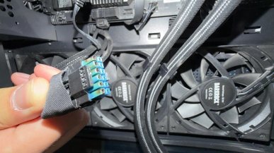 Kolejny przypadek topniejącego 16-pinowego złącza na karcie Radeon. Co się dzieje?