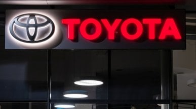 Toyota goni Teslę. Japończycy zaprezentują "w pełni" autonomiczny samochód elektryczny