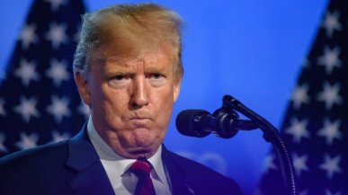 Trump chce uderzyć cłami w Unię Europejską. Odgryzie się za miliardowe kary dla Apple i Google
