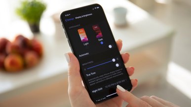 Tryb ciemny może nie oszczędzać baterii. Nowe badania kwestionują popularne przekonanie