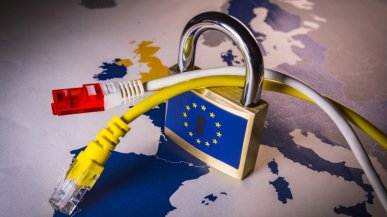 UE chce skanować wiadomości na telefonach. Signal protestuje przeciw ChatControl