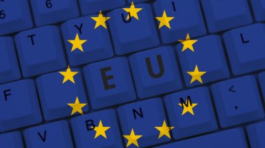 UE przyjęła ustawy DSA i DMA. Bezpieczniejszy internet, nadzór nad gigantami i... cenzura