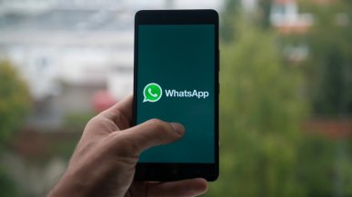 Używasz WhatsApp? Pilna sprawa. Twoje poufne wiadomości mogą wycieknąć 