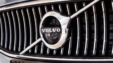 Volvo EX60 z Gemini AI. Auto ma widzieć znaki i pomagać przy parkowaniu