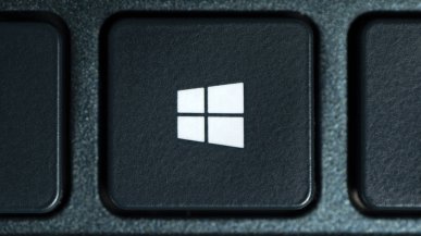 Windows 10 traci, zyskuje Windows 7. Zaskakujące zmiany na rynku systemów