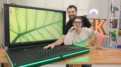 Youtuberzy stworzyli laptopa z rekordowo dużym ekranem. To absurd