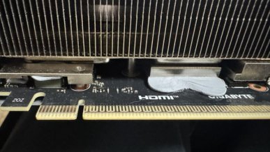 Z kart Gigabyte RTX 5000 może wyciekać żel termoprzewodzący. Uważajcie na taki montaż