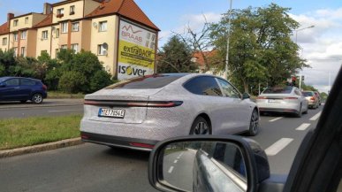 Zakamuflowane elektryczne Nio ET7 przyłapane w... Szczecinie. Chiński producent wejdzie do Polski?
