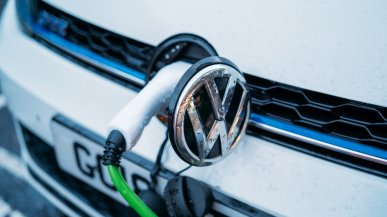 Zużyte baterie z samochodów elektrycznych zyskują drugie życie dzięki upcyklingowi ogniw