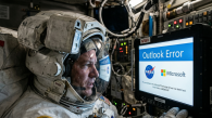 „Mam dwa Outlooki i żaden nie działa”. Microsoft dopadł astronautów na orbicie