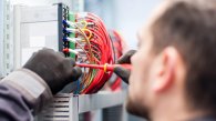 [aktualnosci] Elektrycy zarabiają fortuny, a informatycy szukają pracy. AI wywraca rynek